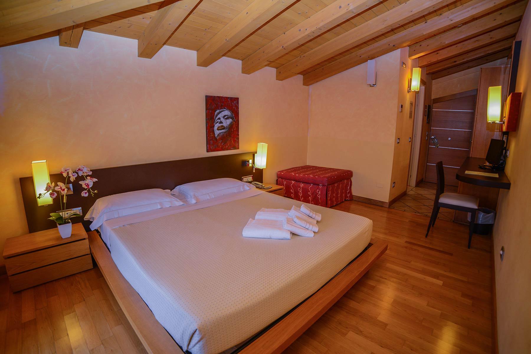 Ahg Donna Silvia Wellness Hotel Manerba del Garda Exterior foto