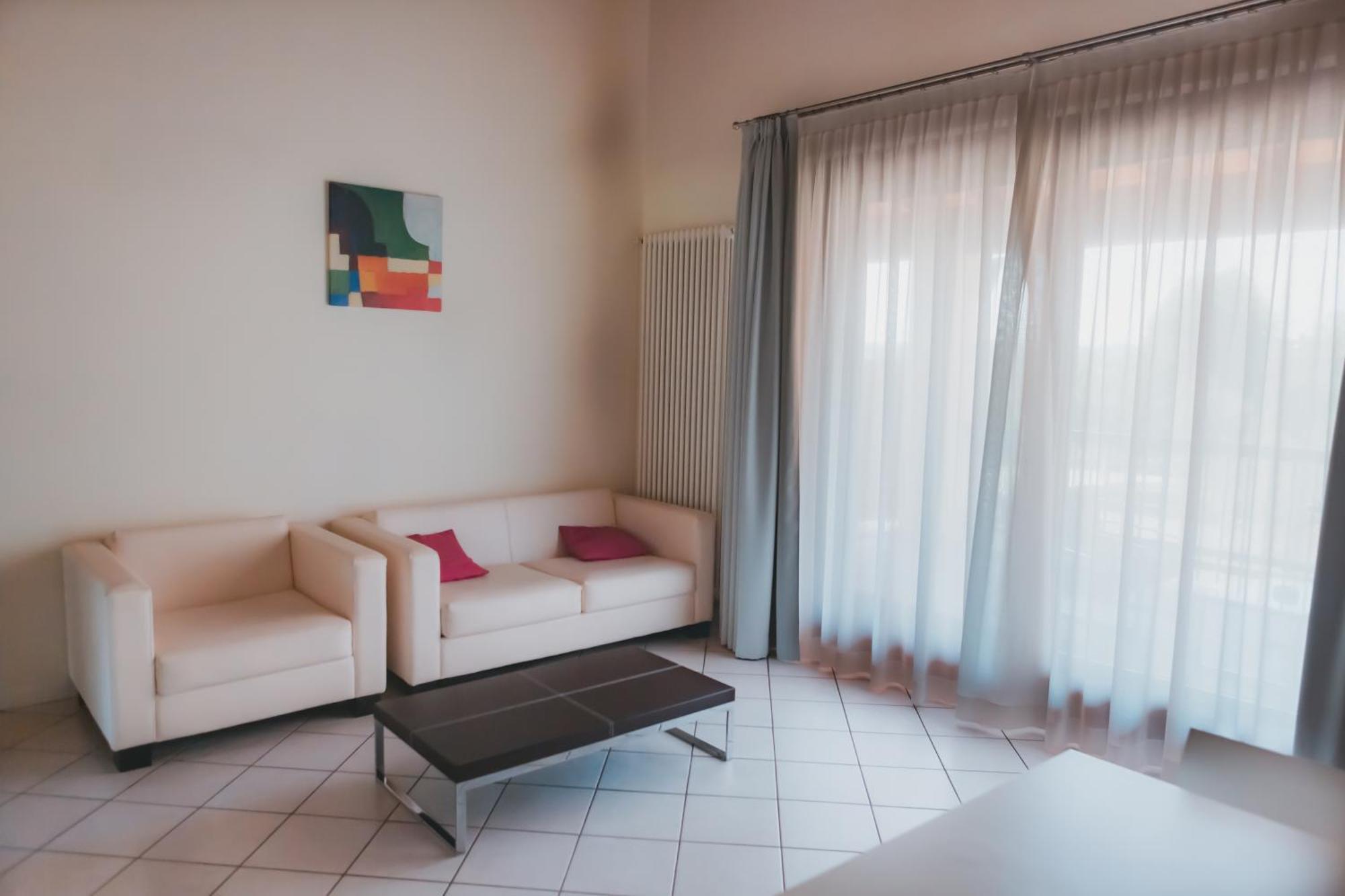 Ahg Donna Silvia Wellness Hotel Manerba del Garda Exterior foto